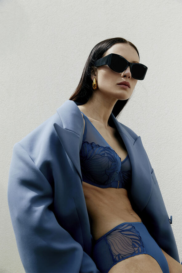 Legend Very Covering Bra