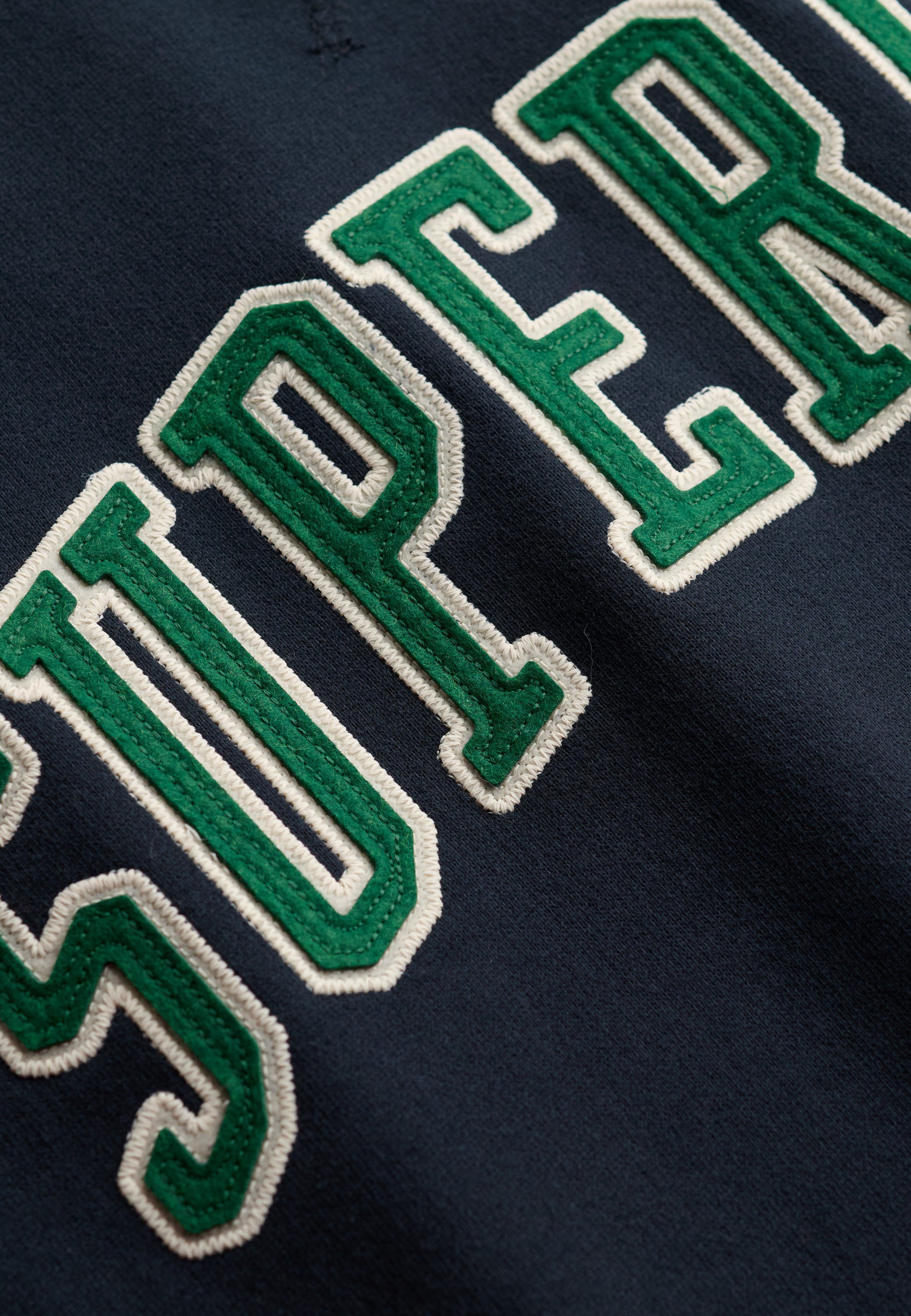 ATHLETIC APPLIQUE RELAXED CREW