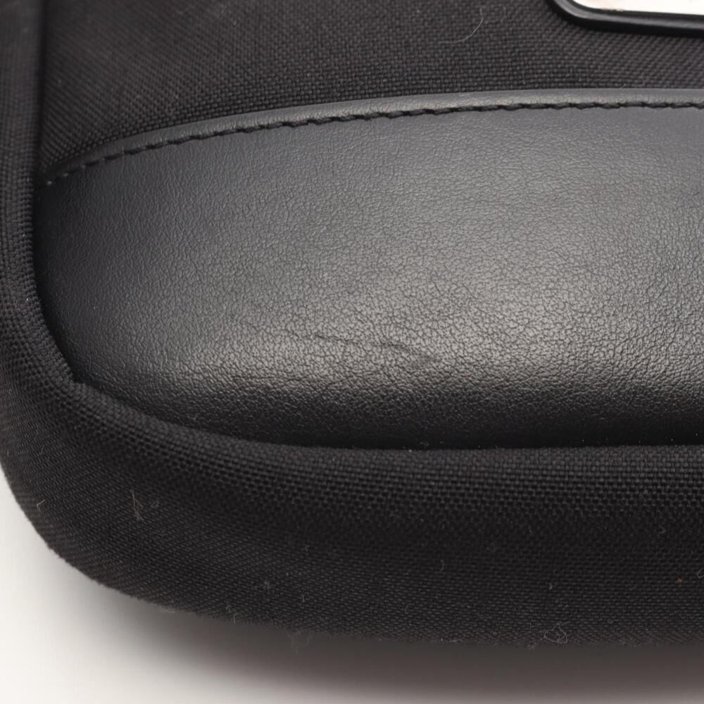 Yves Saint Laurent Shoulder Bag