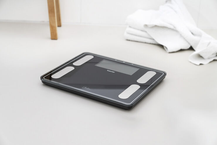 Kropsanalysevægt i sort BF 410
