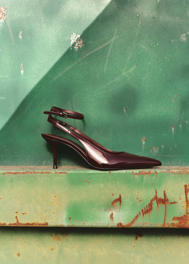 SHOES. -- NECKB