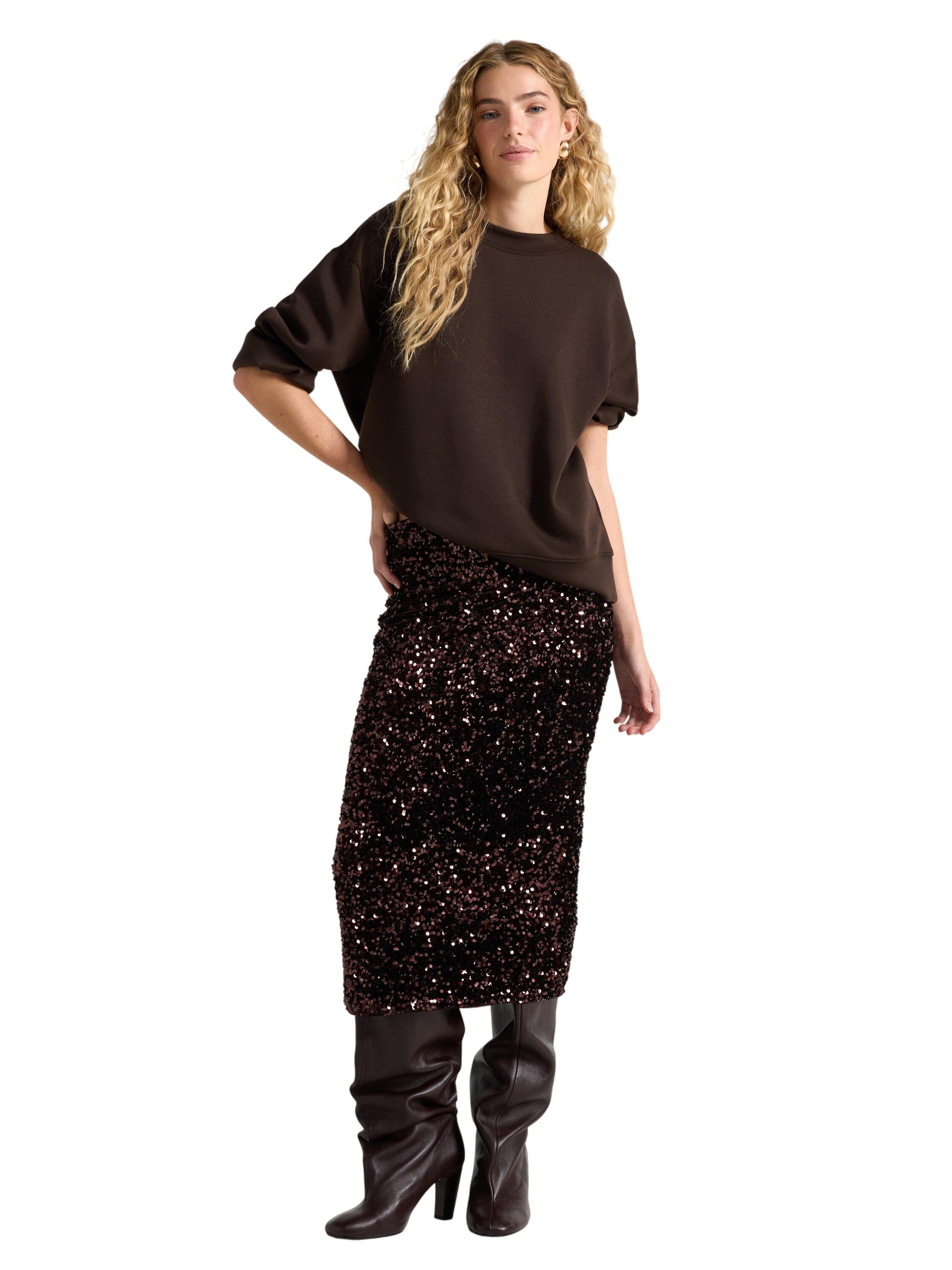 Figure fit midi skirt with elastic