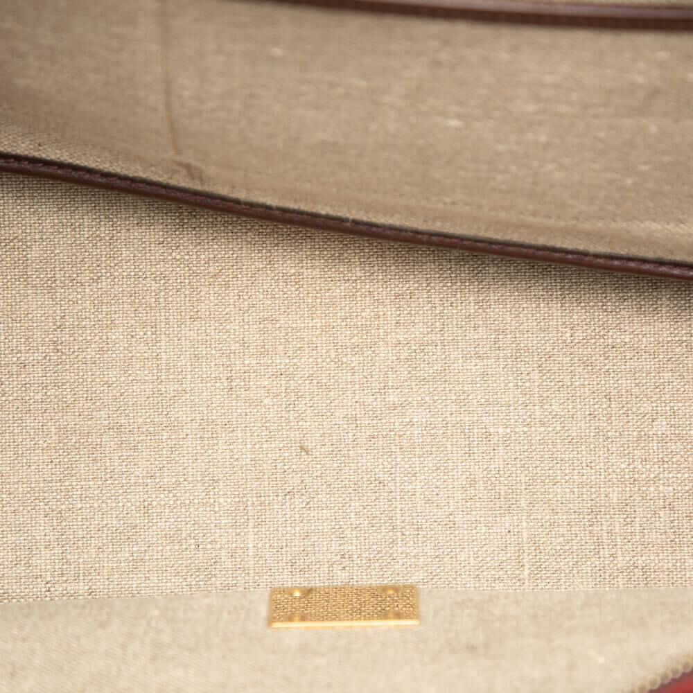 C&eacute;line Trapeze