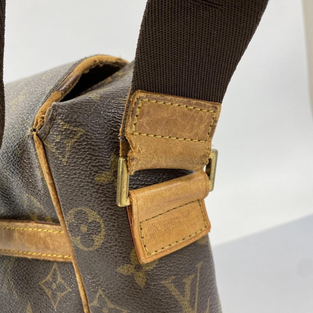 Louis Vuitton Shoulder Bags