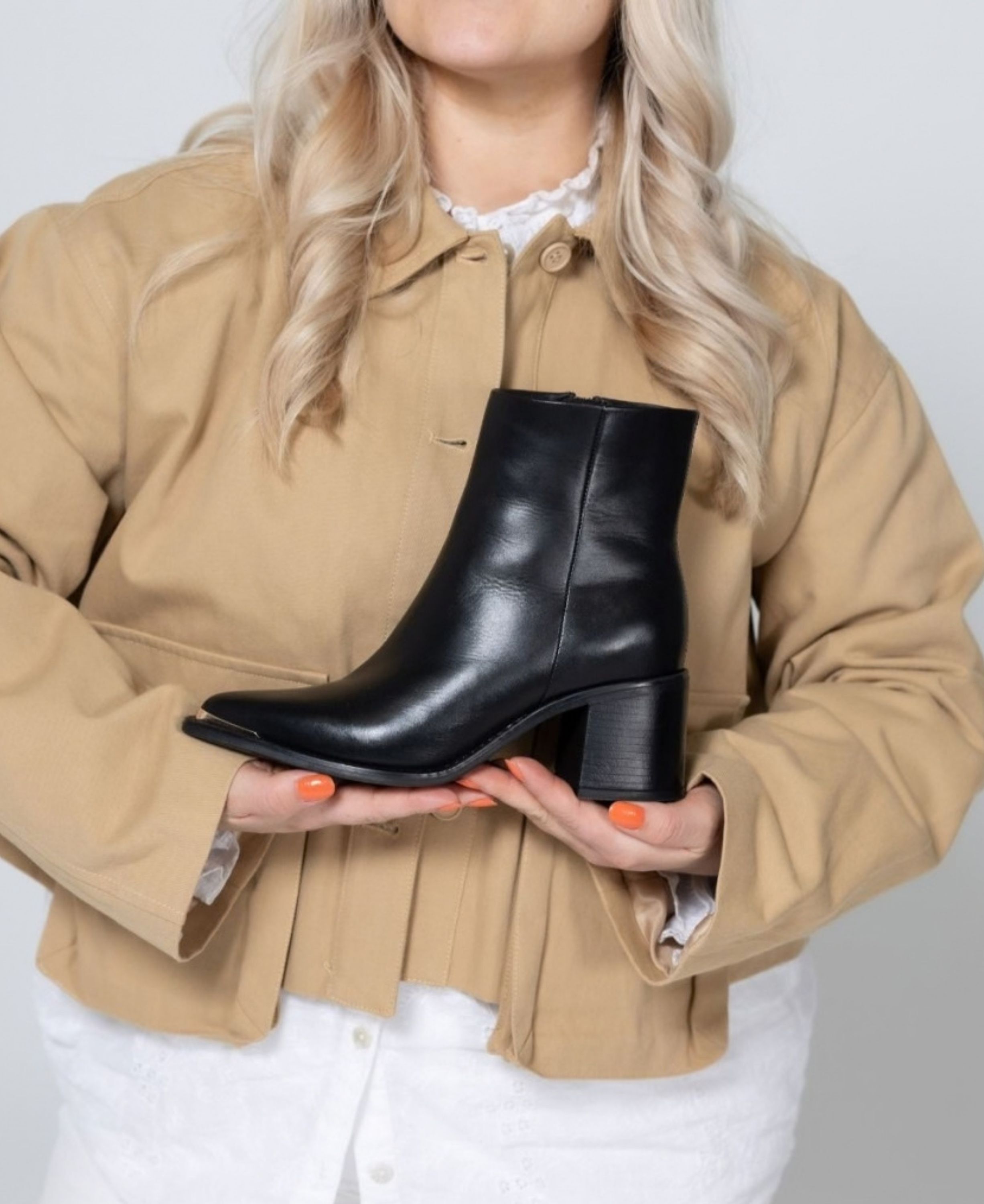 THE EMELY BOOT