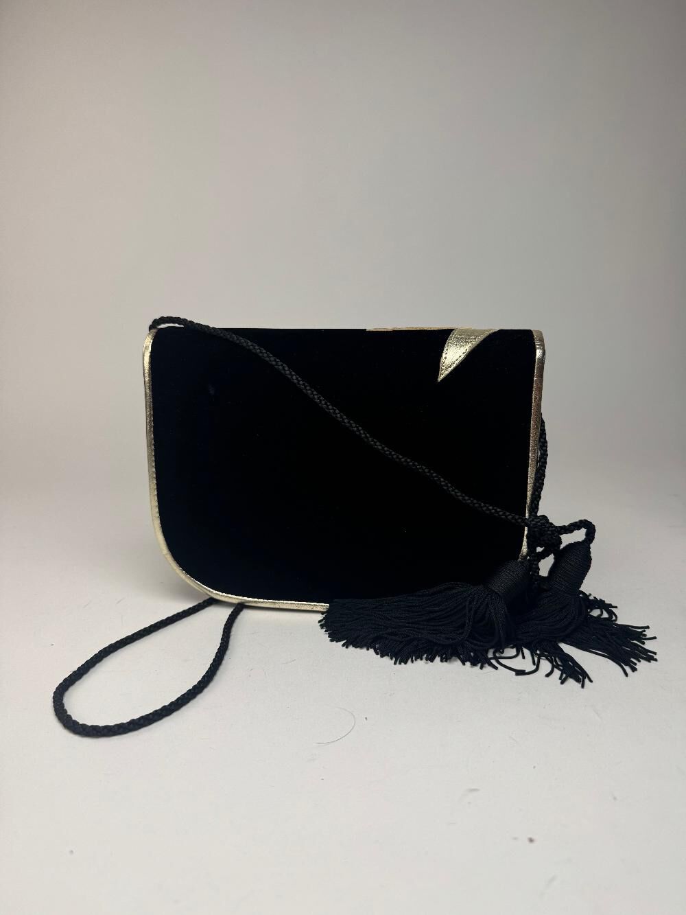 Yves Saint Laurent Shoulder Bag