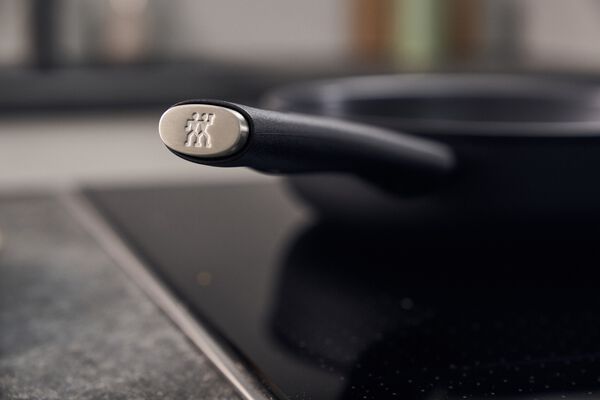 Madura Plus Ceramic Wok, 30 cm, Aluminium, Titanium forstærk