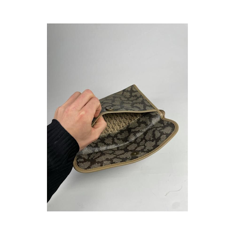 Yves Saint Laurent Clutch