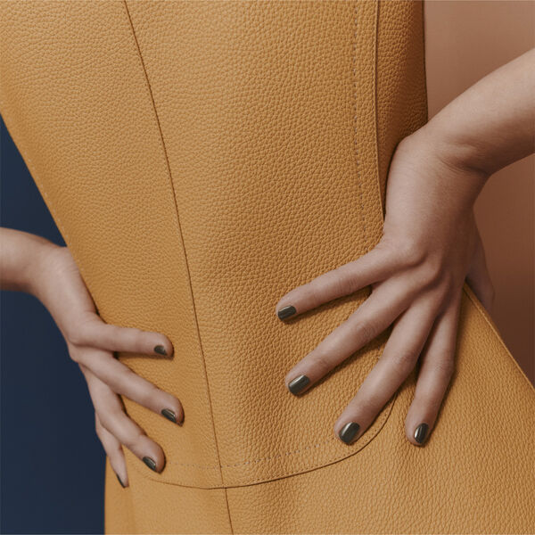 Les Mains Hermes Nail Polish, Vert Bronze