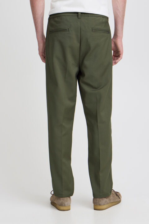 CFMARC performance pants with pleat