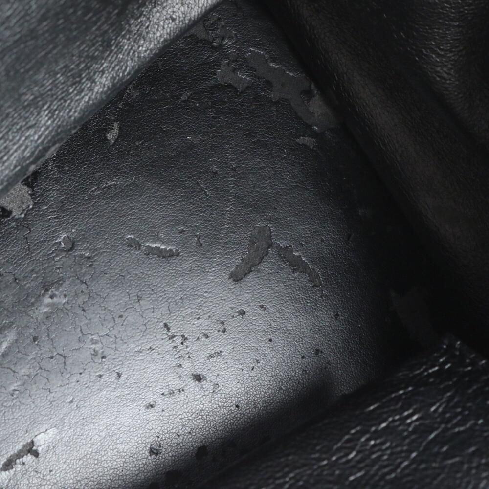 C&eacute;line Trapeze