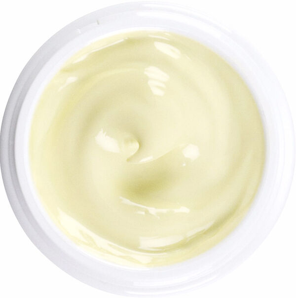 Creamy Eye Treatment with Avocado