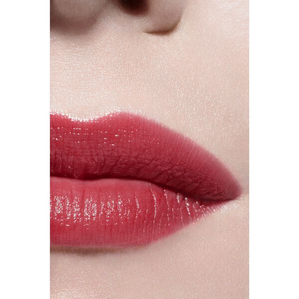 A Hydrating Tinted Lip Balm That Offers Buildable Colour For Better-Lo