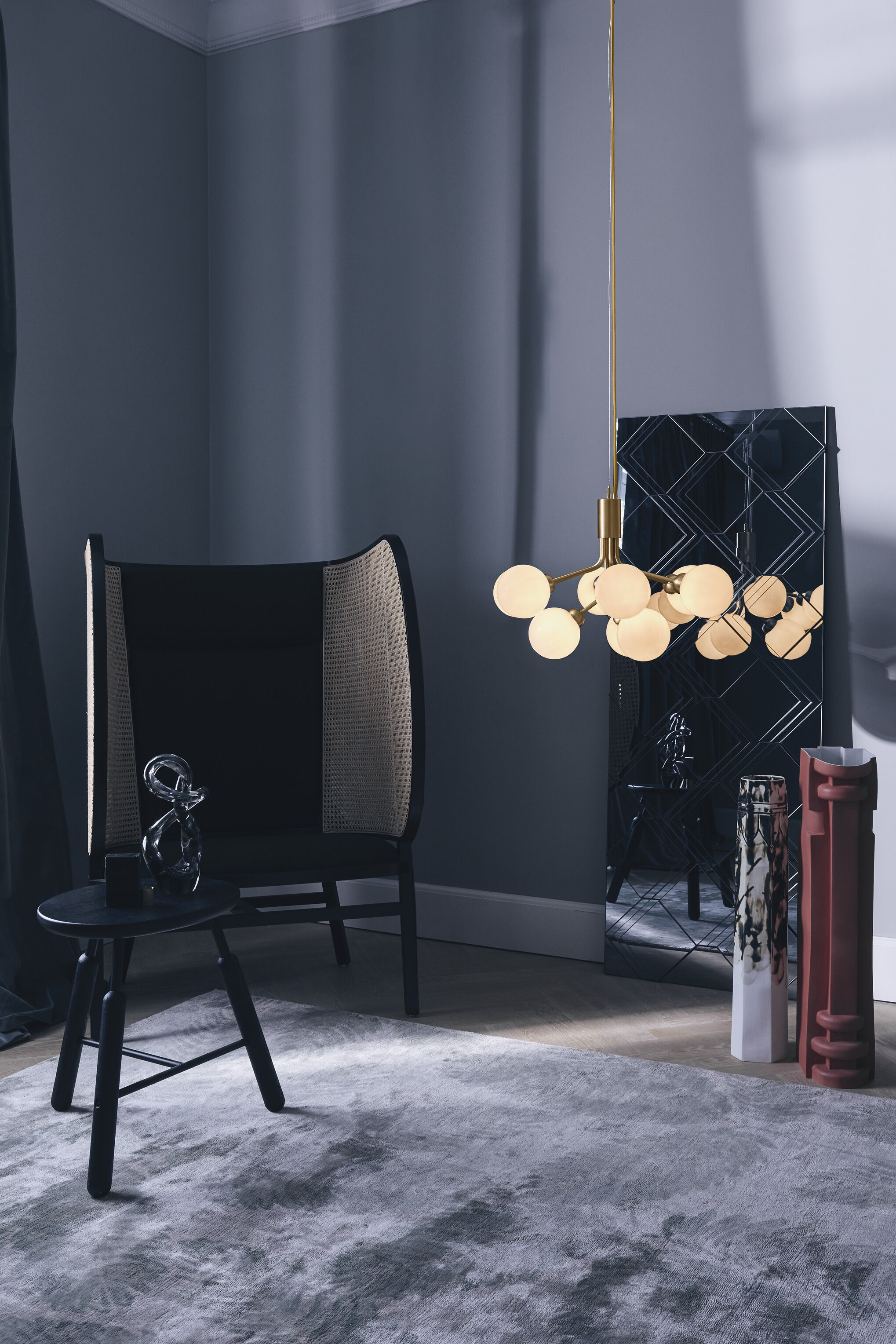 Apiales 9, brushed brass / opal