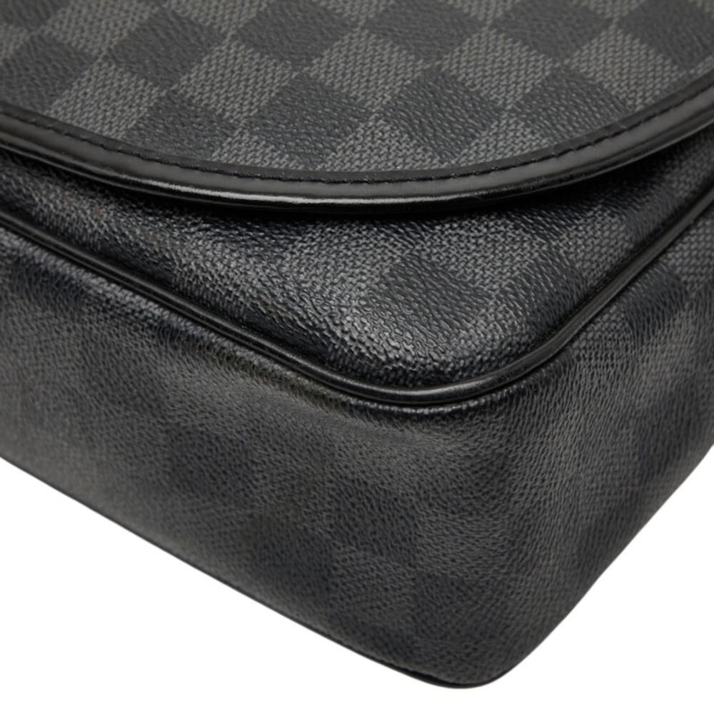 Louis Vuitton District