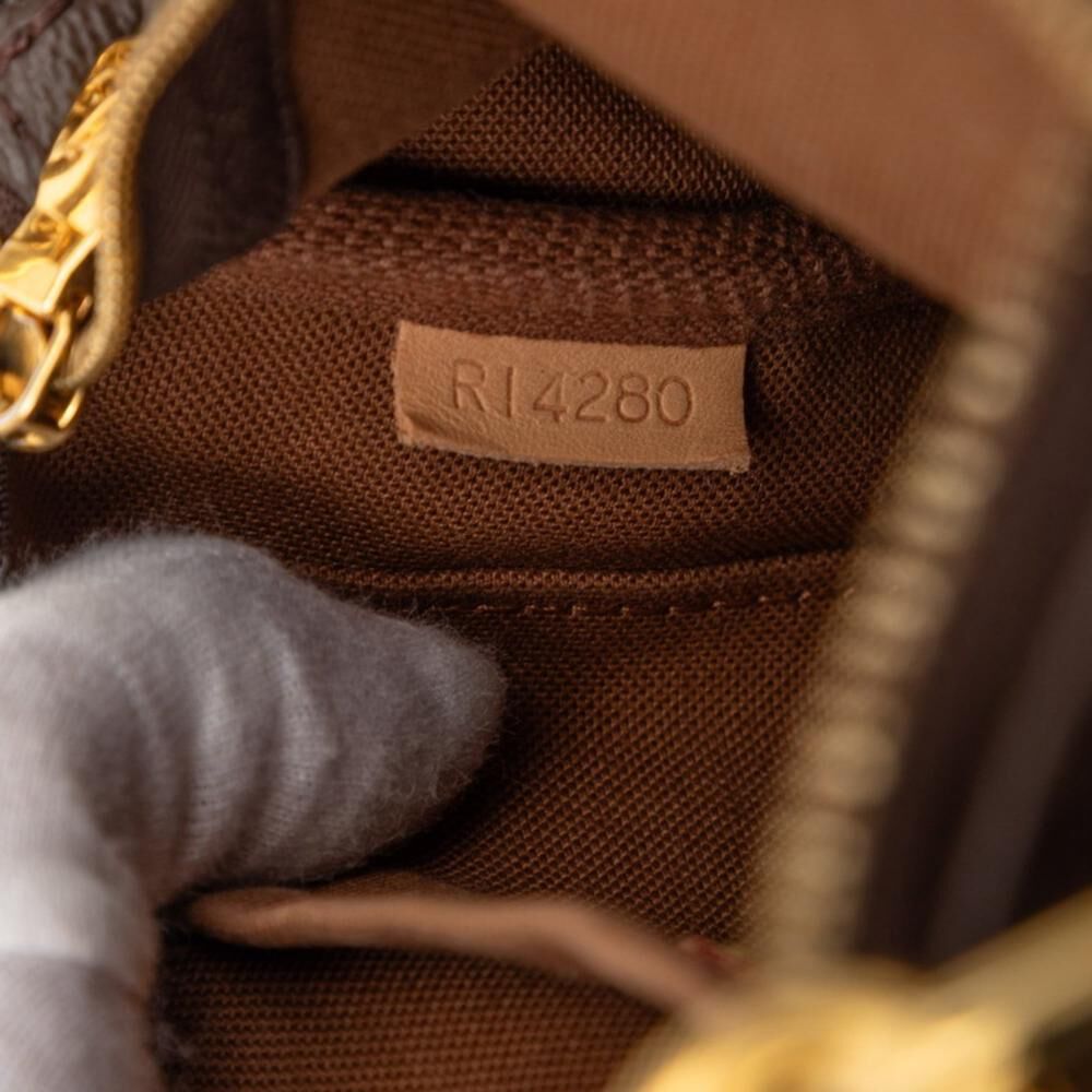 Louis Vuitton Shoulder Bags