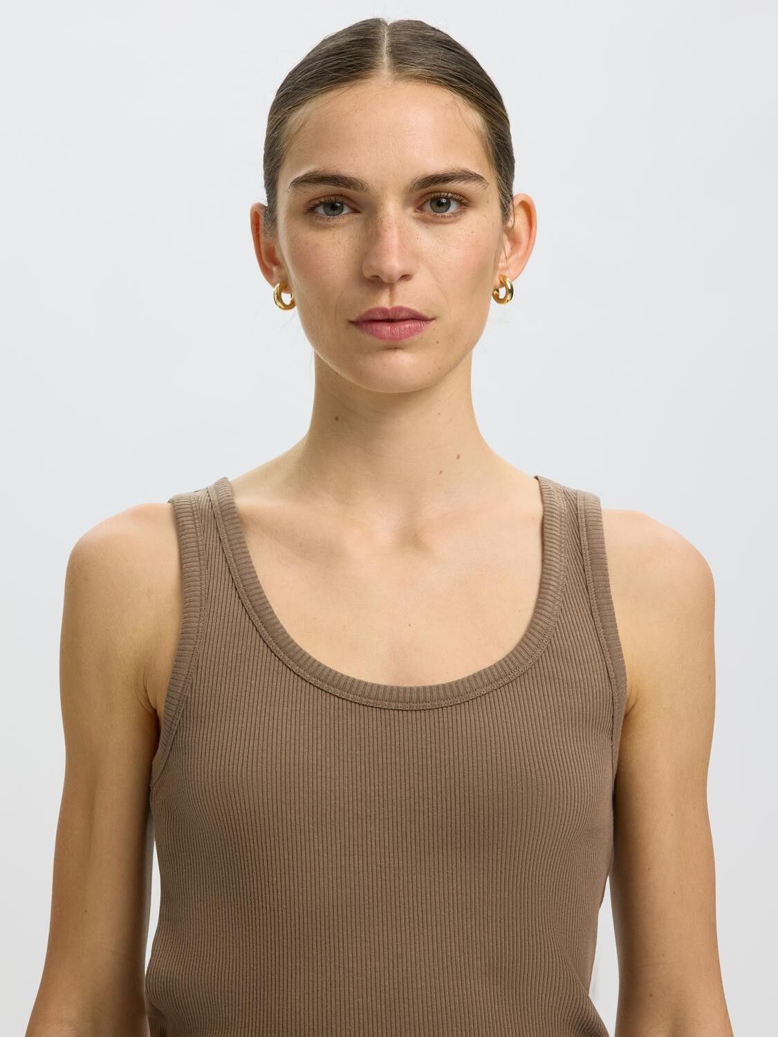 SLFANNA U-NECK TANK TOP NOOS