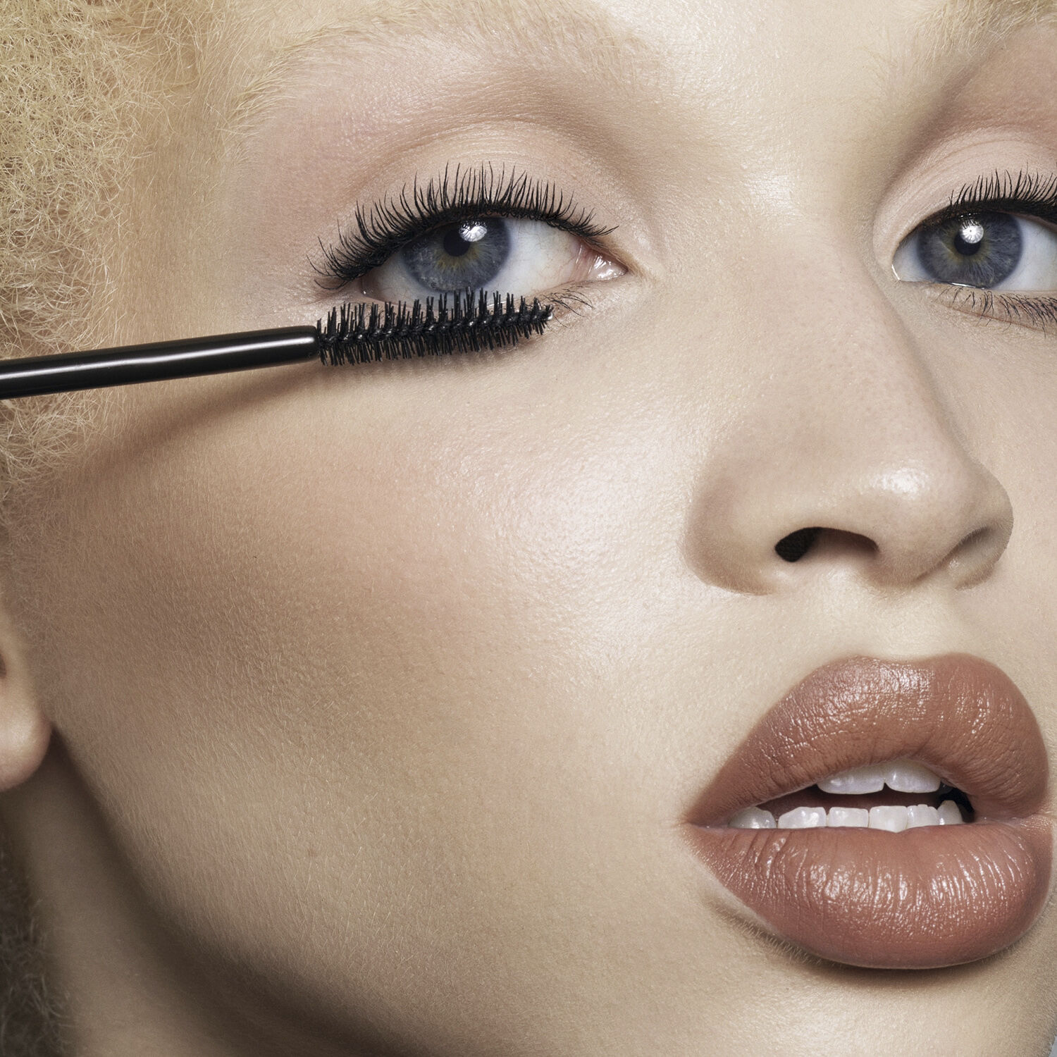 B Structural Volumizing + Lengthening Mascara - Mascara til volumen og