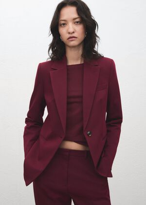 Fitted suit jacket