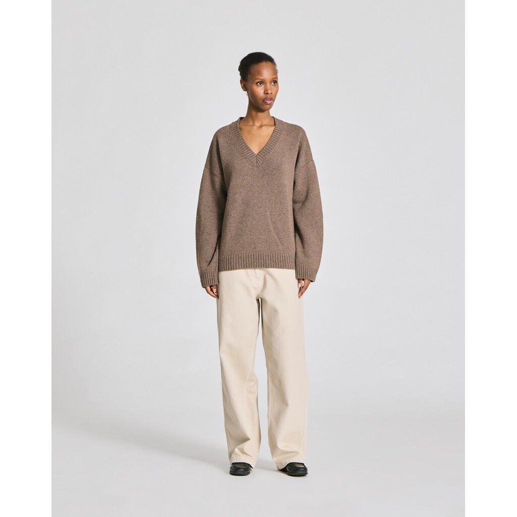 Elvira Lambswool V-neck Knit