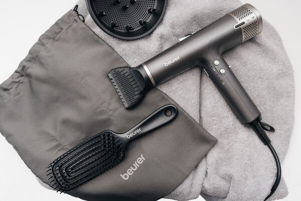 Hårtørrer HC 100 med digital motor PR-HC02R