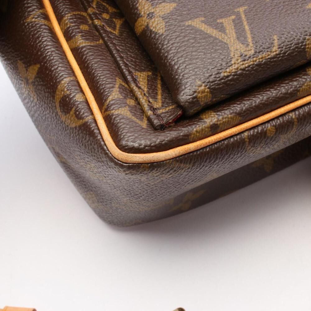 Louis Vuitton Shoulder Bags