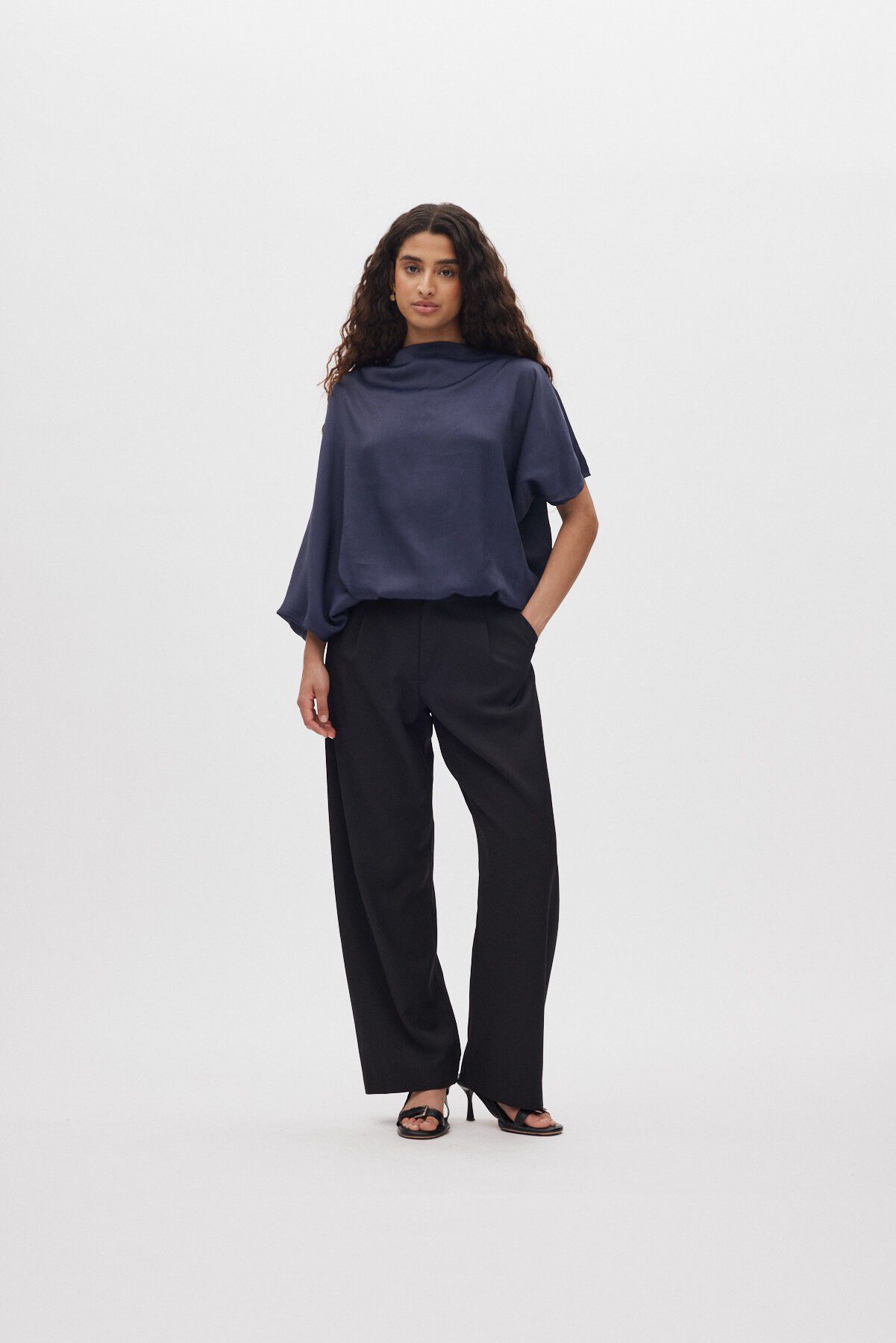 Smooth tailoring pants - Thalia