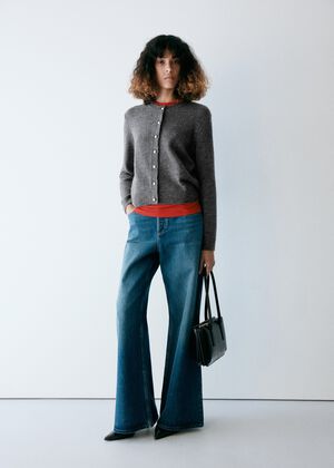 Knitted cardigan with metallic butt