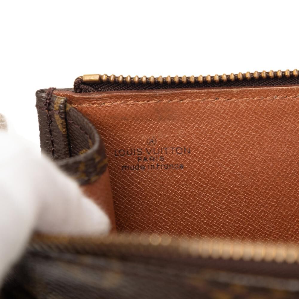 Louis Vuitton Poche Documents