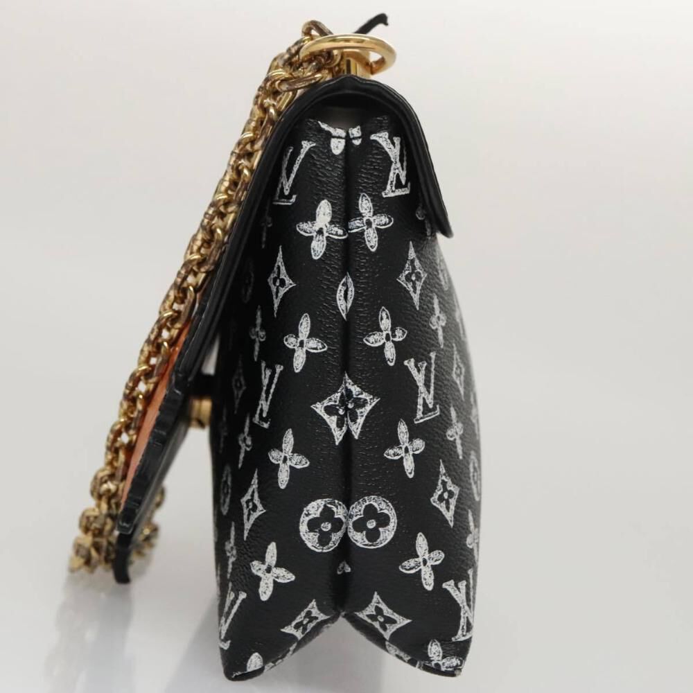 Louis Vuitton Shoulder Bags