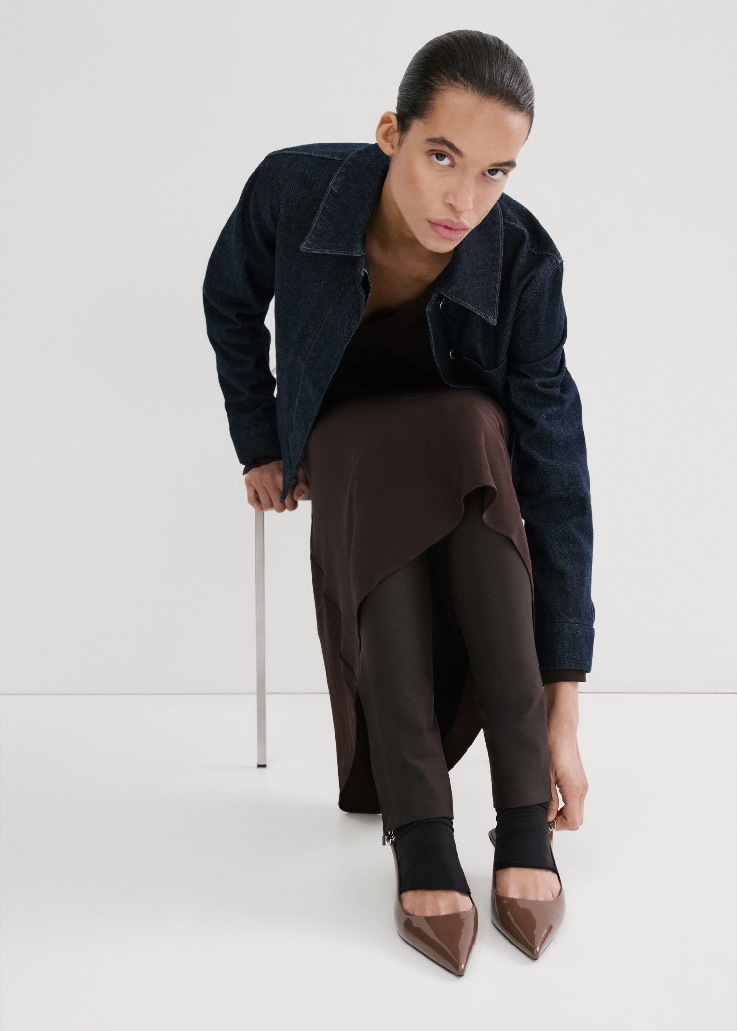 Kitten-heel pointed shoes