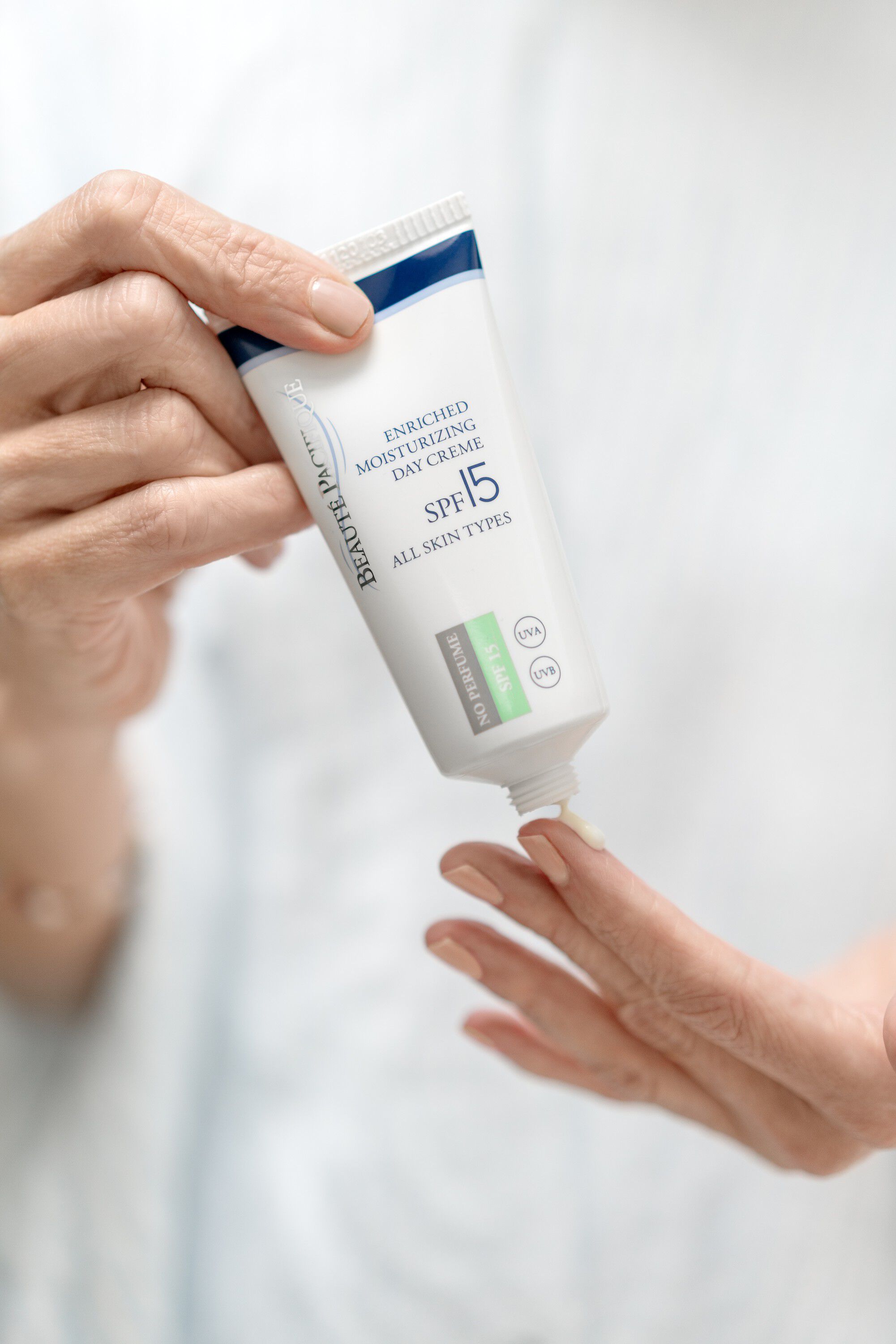 Fugtgivende dagcreme med SPF 15