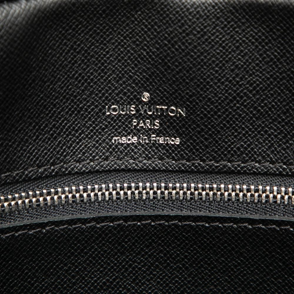 Louis Vuitton Porte Documents Voyage