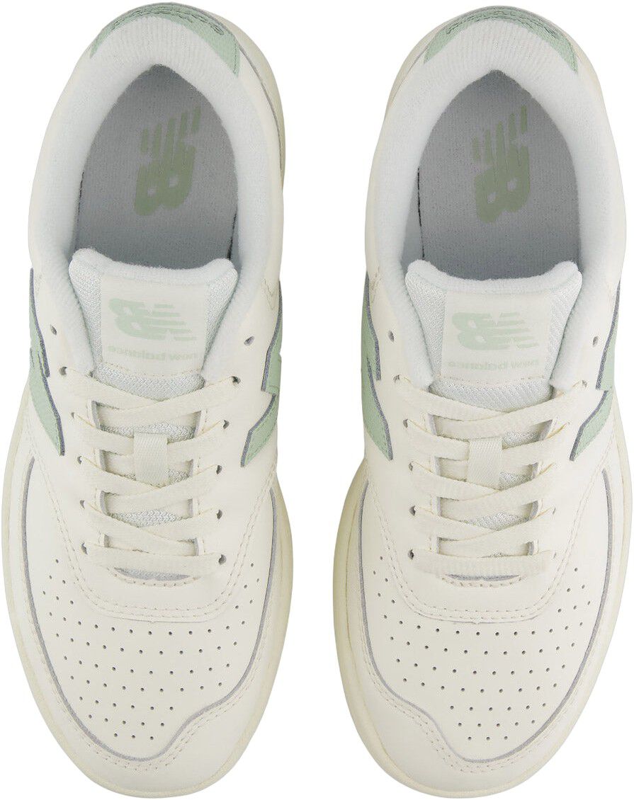 80 Sneakers