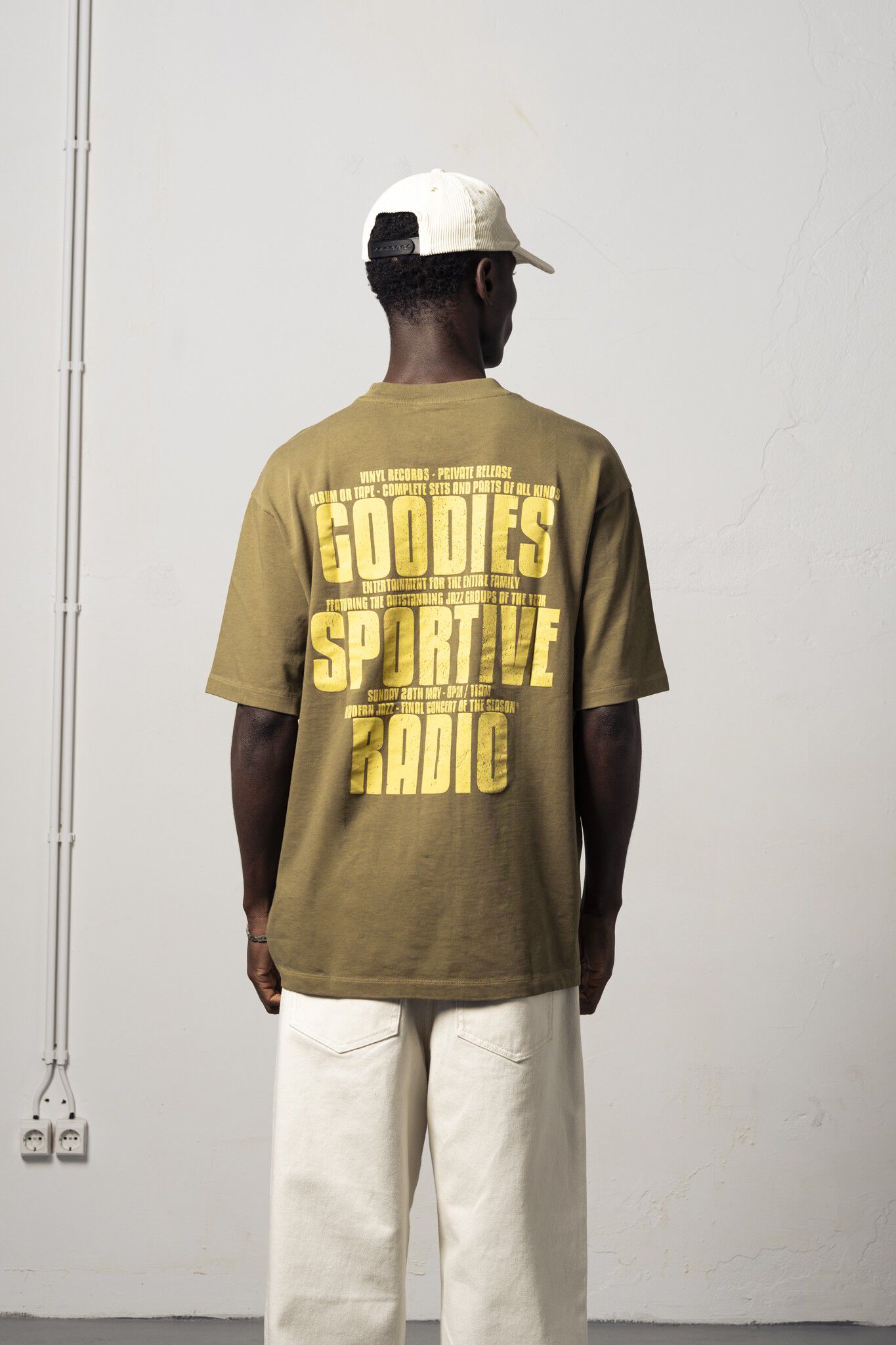 SPORTIVE RADIO KHAKI TEE