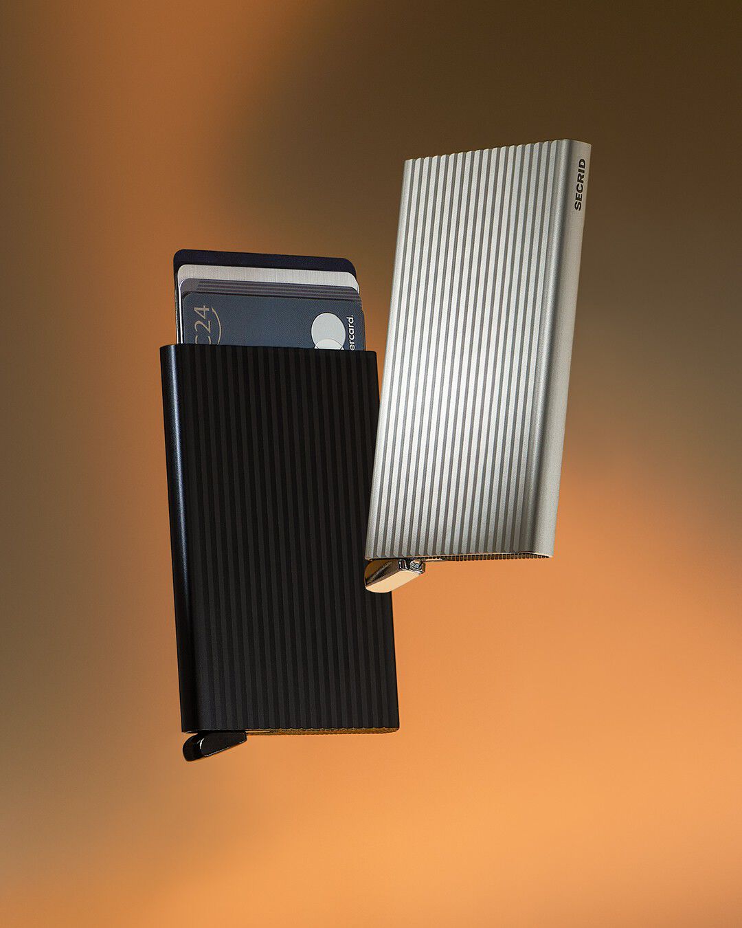 Cardprotector Fluted Silver+