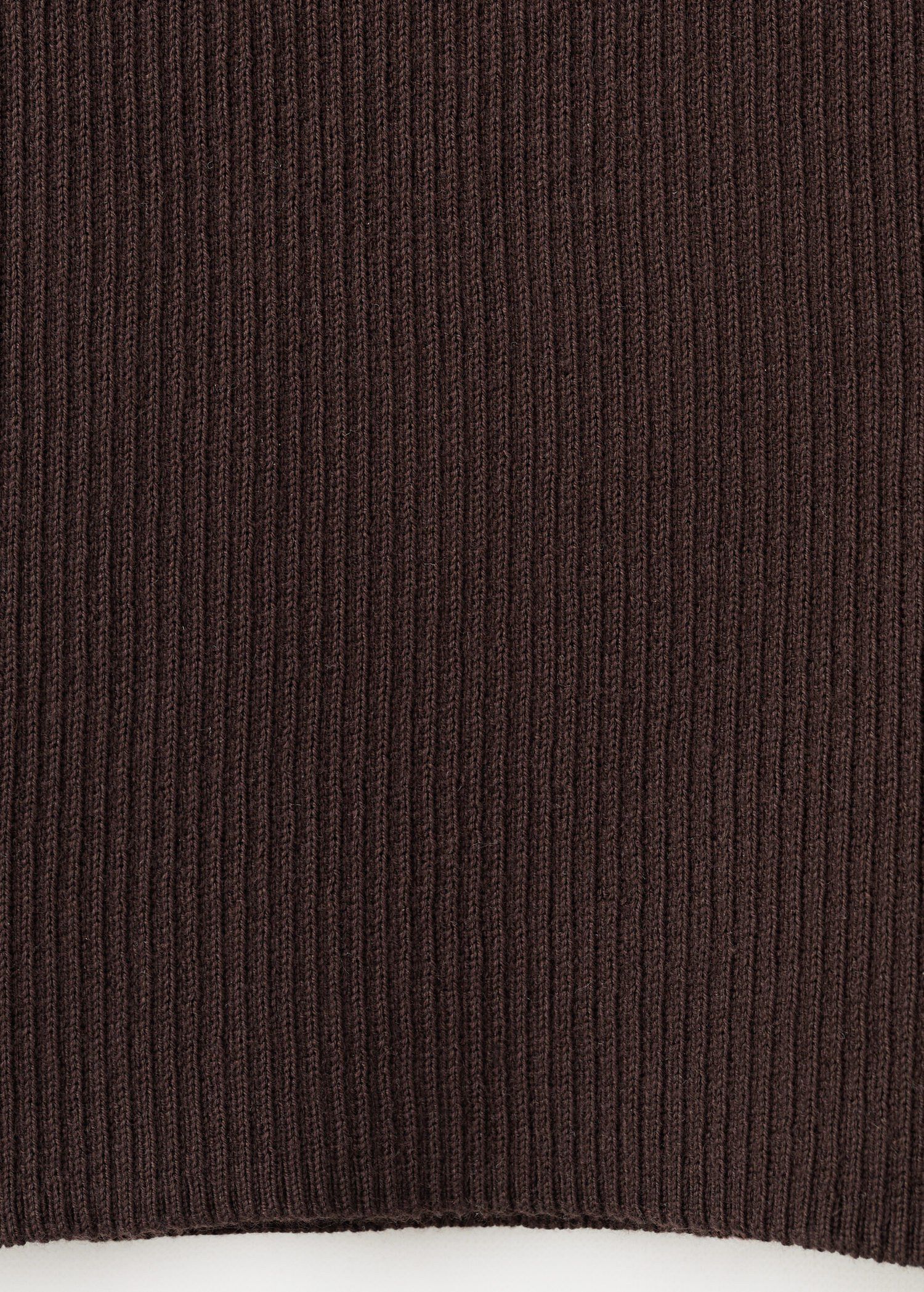 Fitted fine-knit top