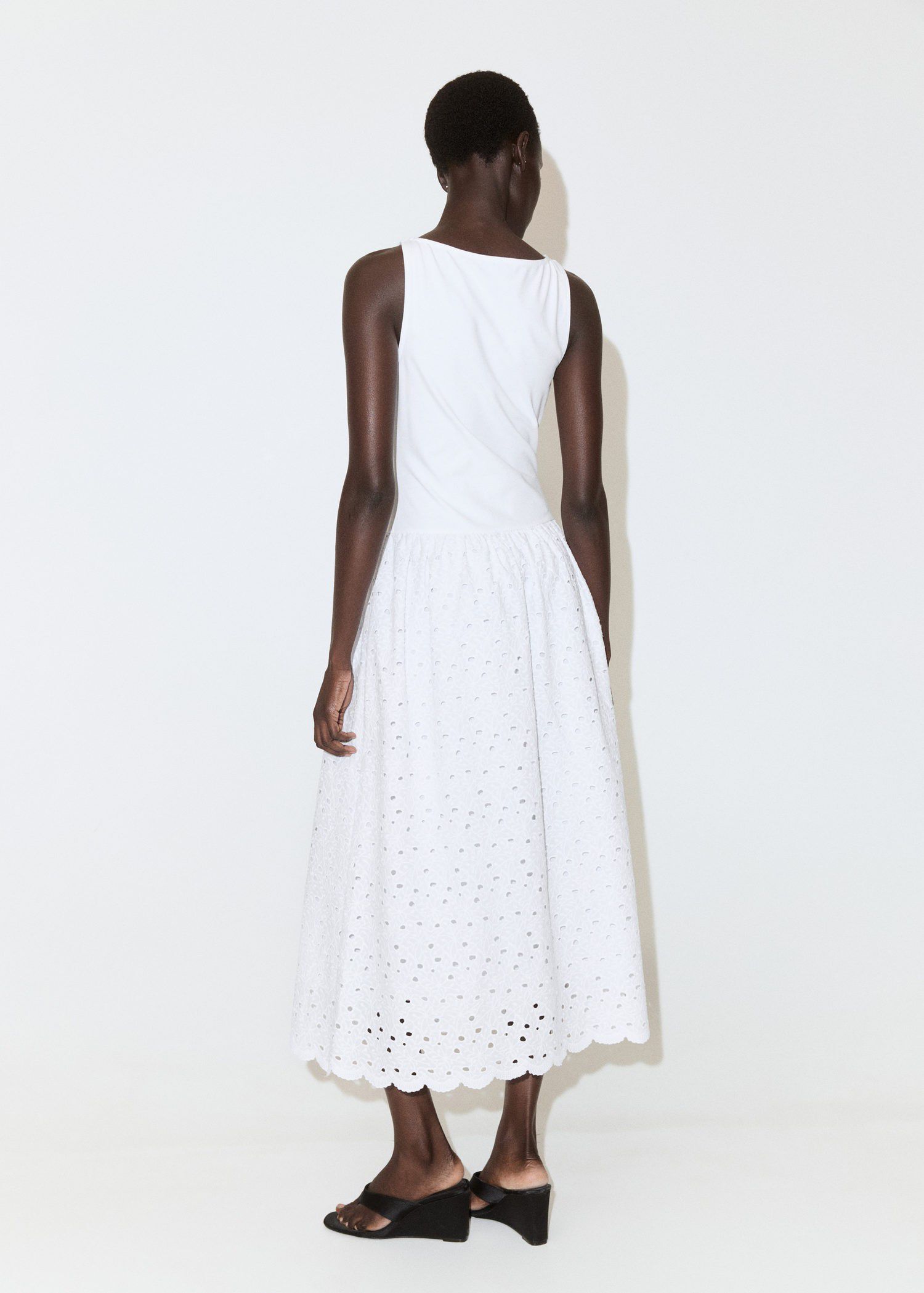 Embroidered lace flared dress