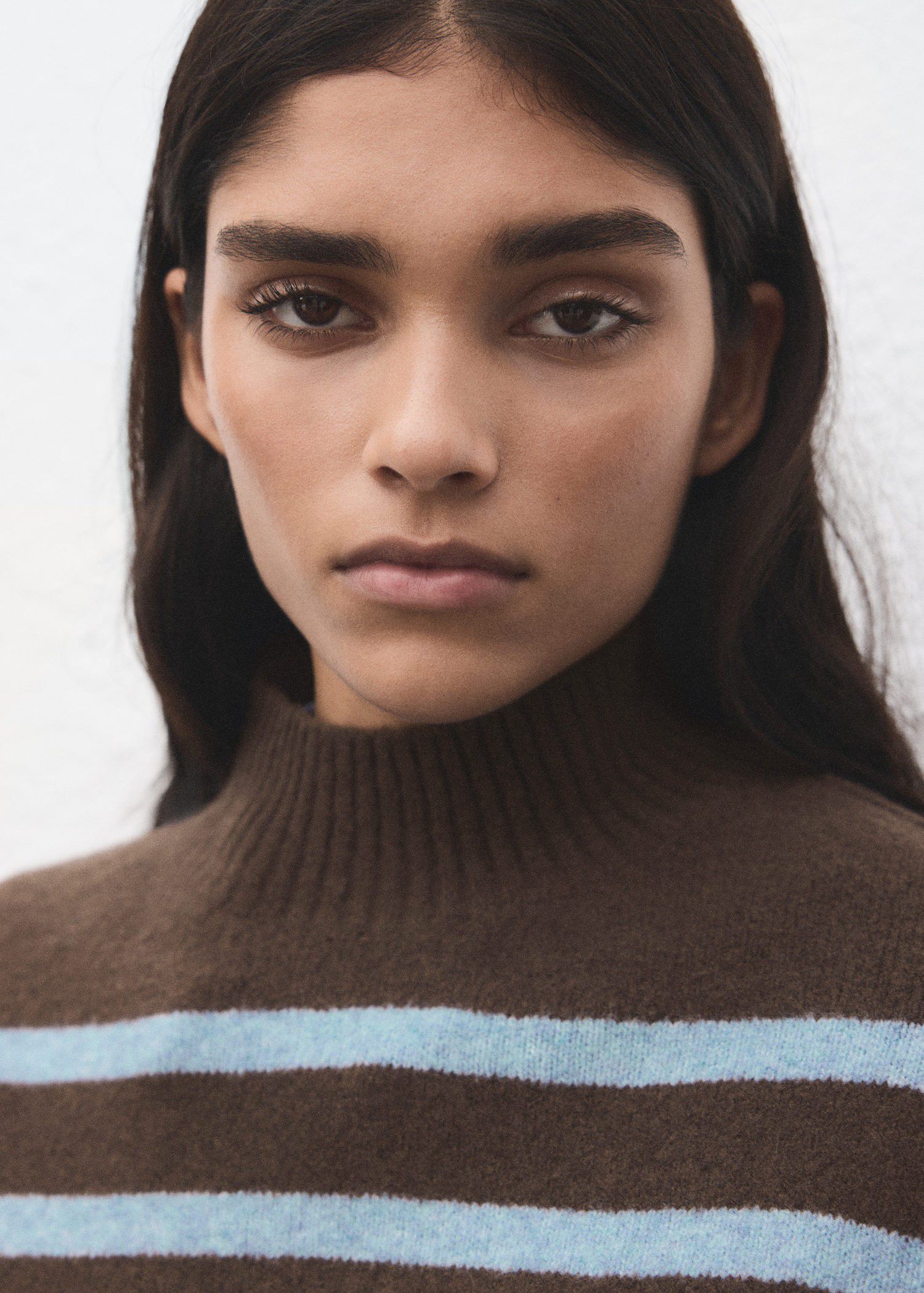 Oversized striped turtleneck sweate