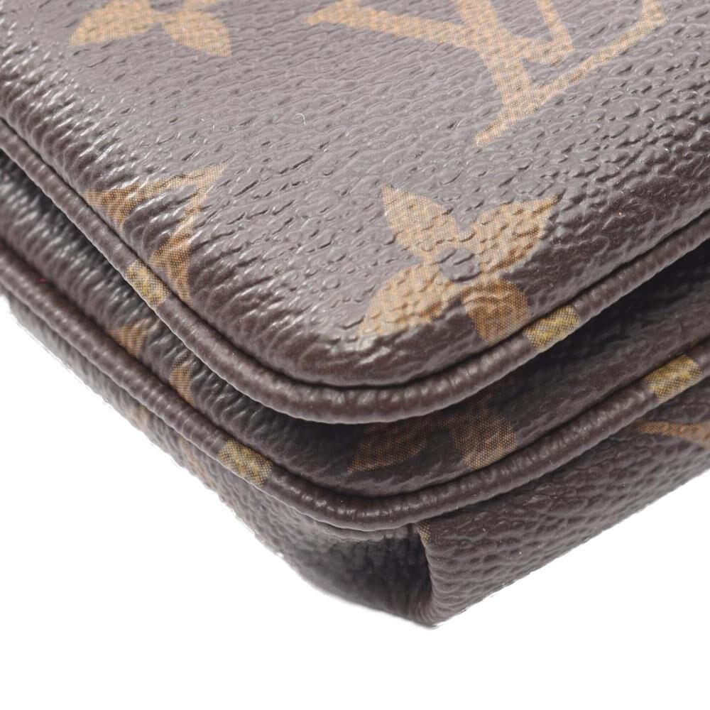 Louis Vuitton Shoulder Bags