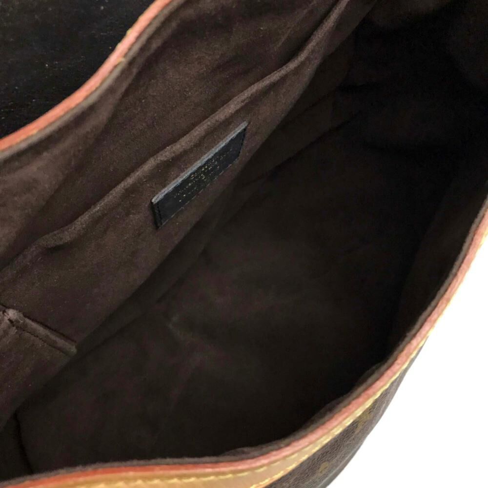 Louis Vuitton Shoulder Bags