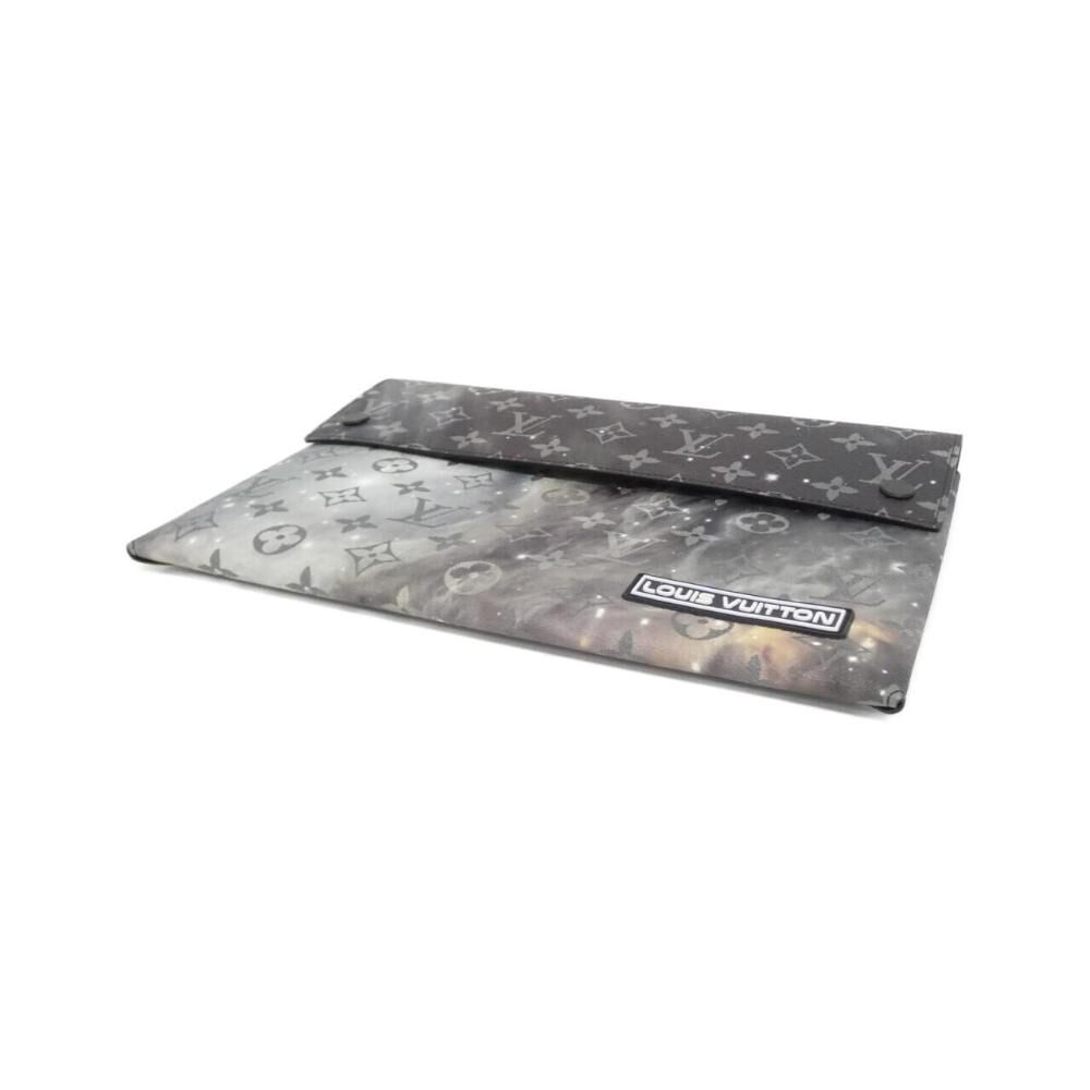Louis Vuitton Pouch