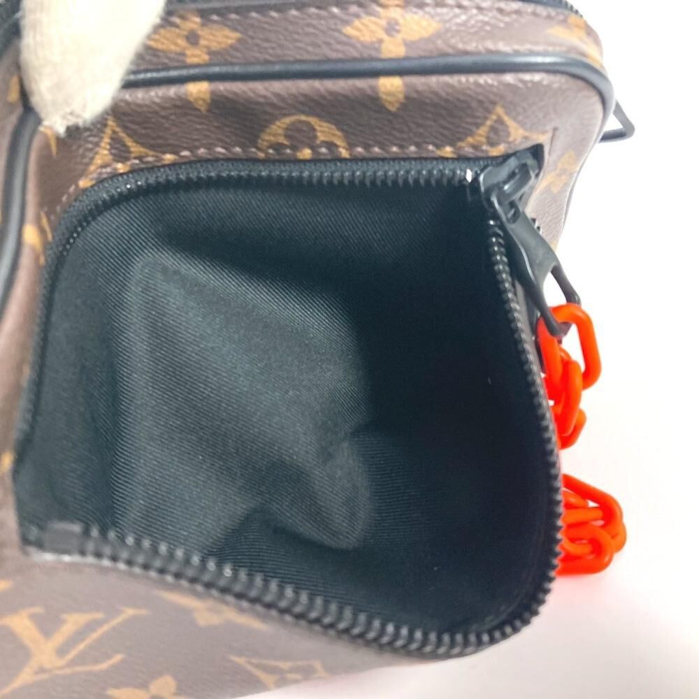 Louis Vuitton Clutch