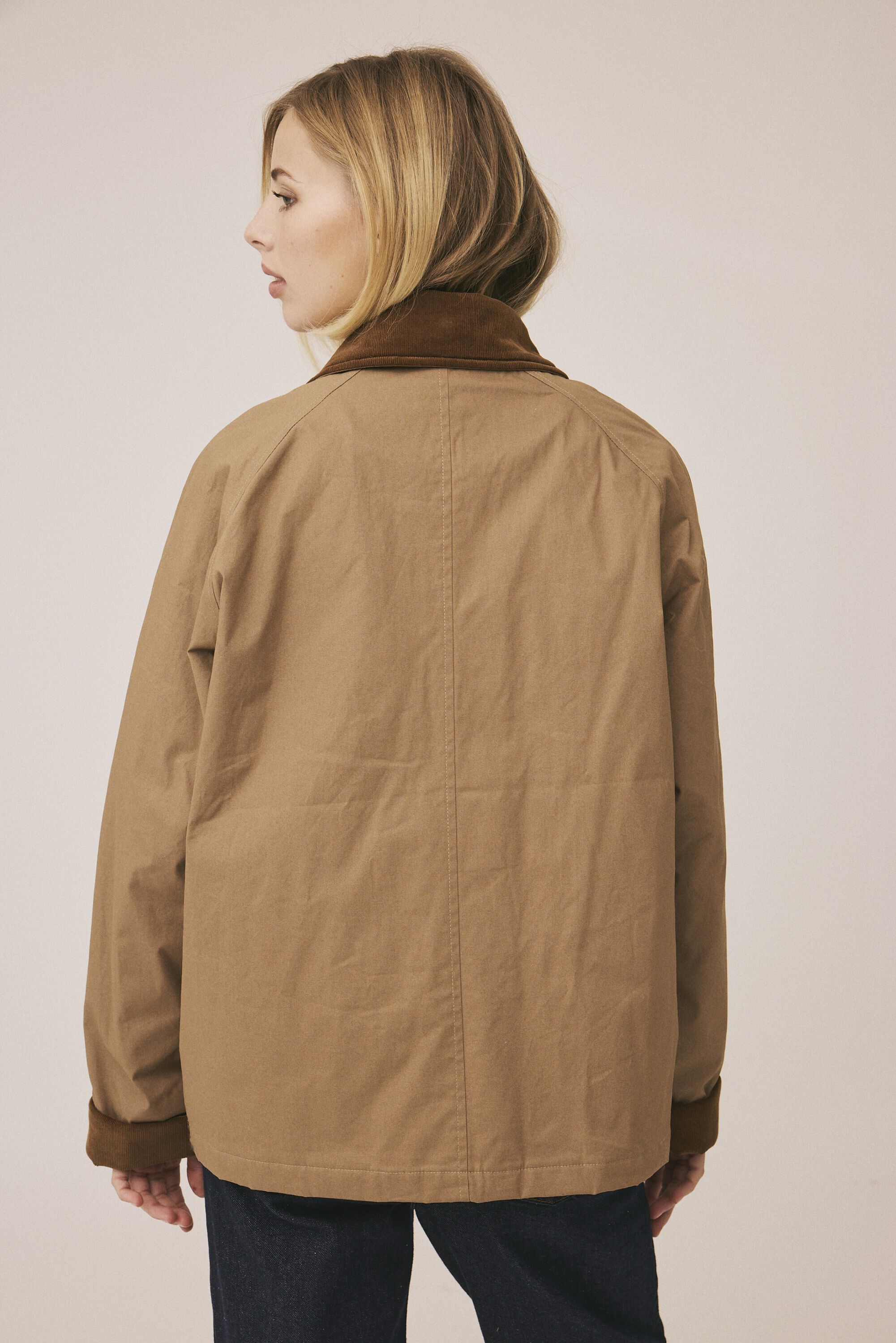 Emmy 4 coated jakke med fl&oslash;jlskanter - GRS