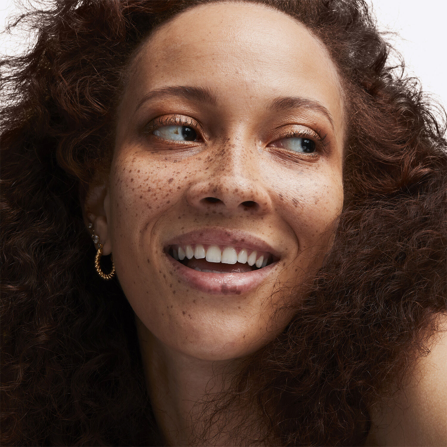 Studio Radiance Face And Body Radiant Sheer Foundation