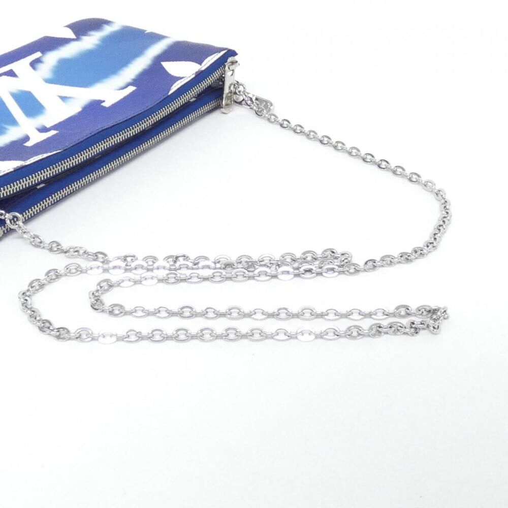 Louis Vuitton Shoulder Bags