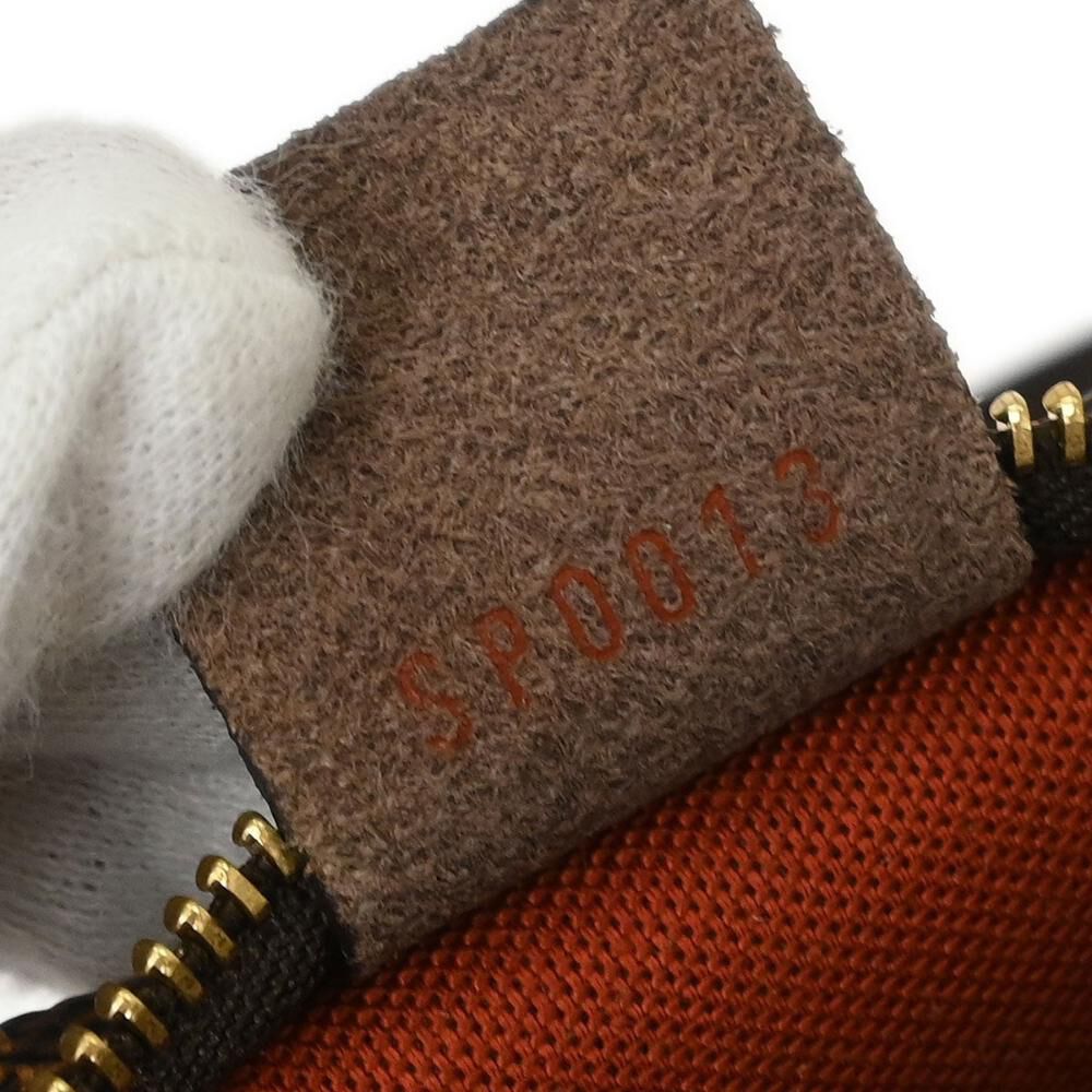 Louis Vuitton Trousse Makeup