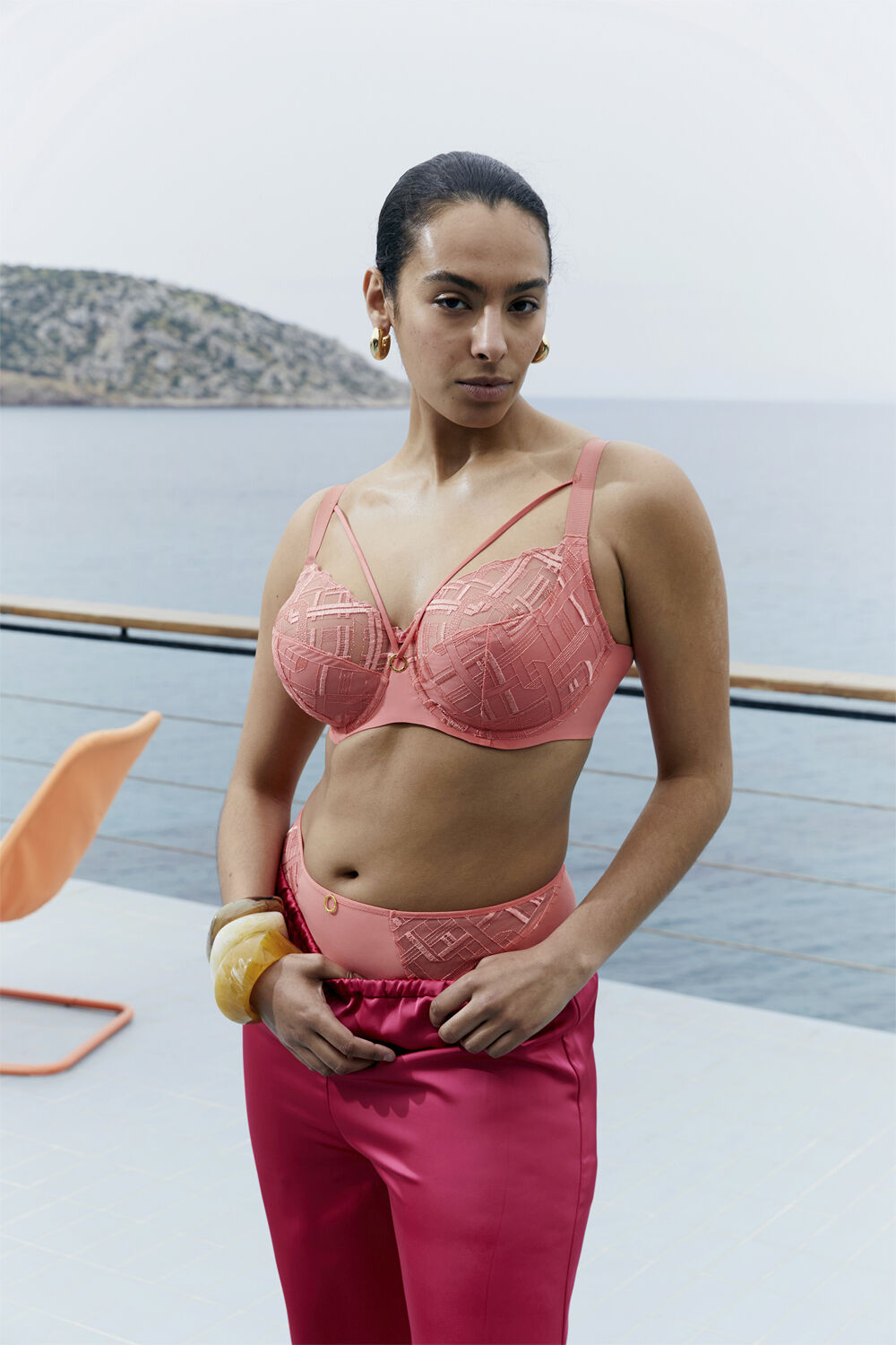 Graphic Support Very Covering Underwired