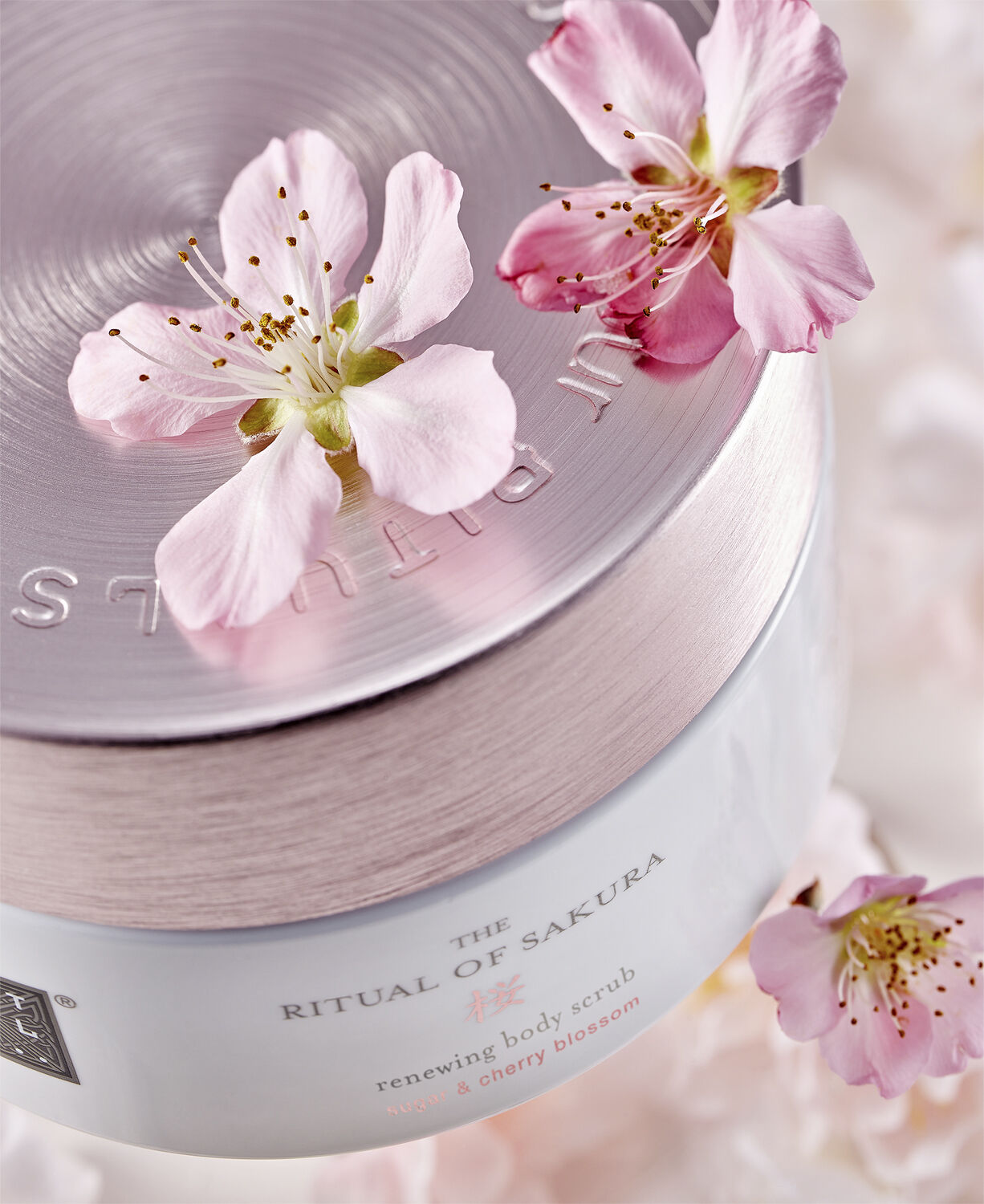 The Ritual of Sakura Body Scrub