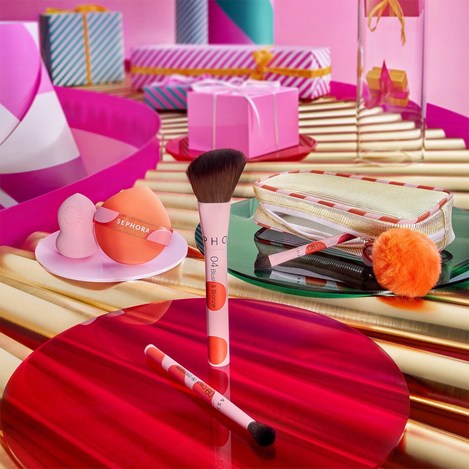 Sminkeb&oslash;rster og tilbeh&oslash;rss&aelig;t  3 hudb&oslash;rster, &oslash;jenb&oslash;rster + 2 makeupsva